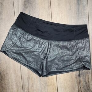 Lululemon Speed Up Shorts Women's Size 10 Luminosity Foil Black Metallic silver